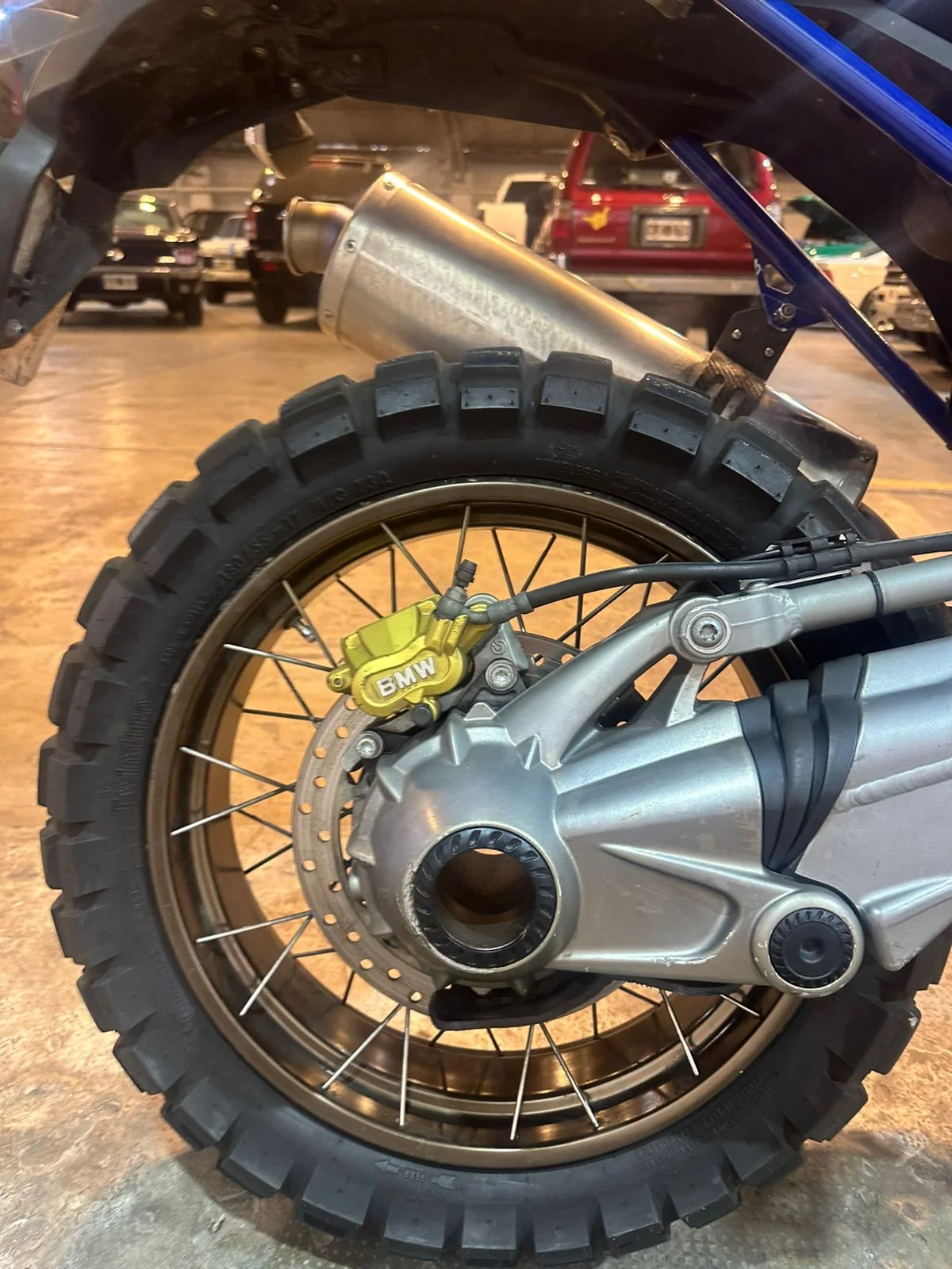 bmw HP2 thumbnail 5