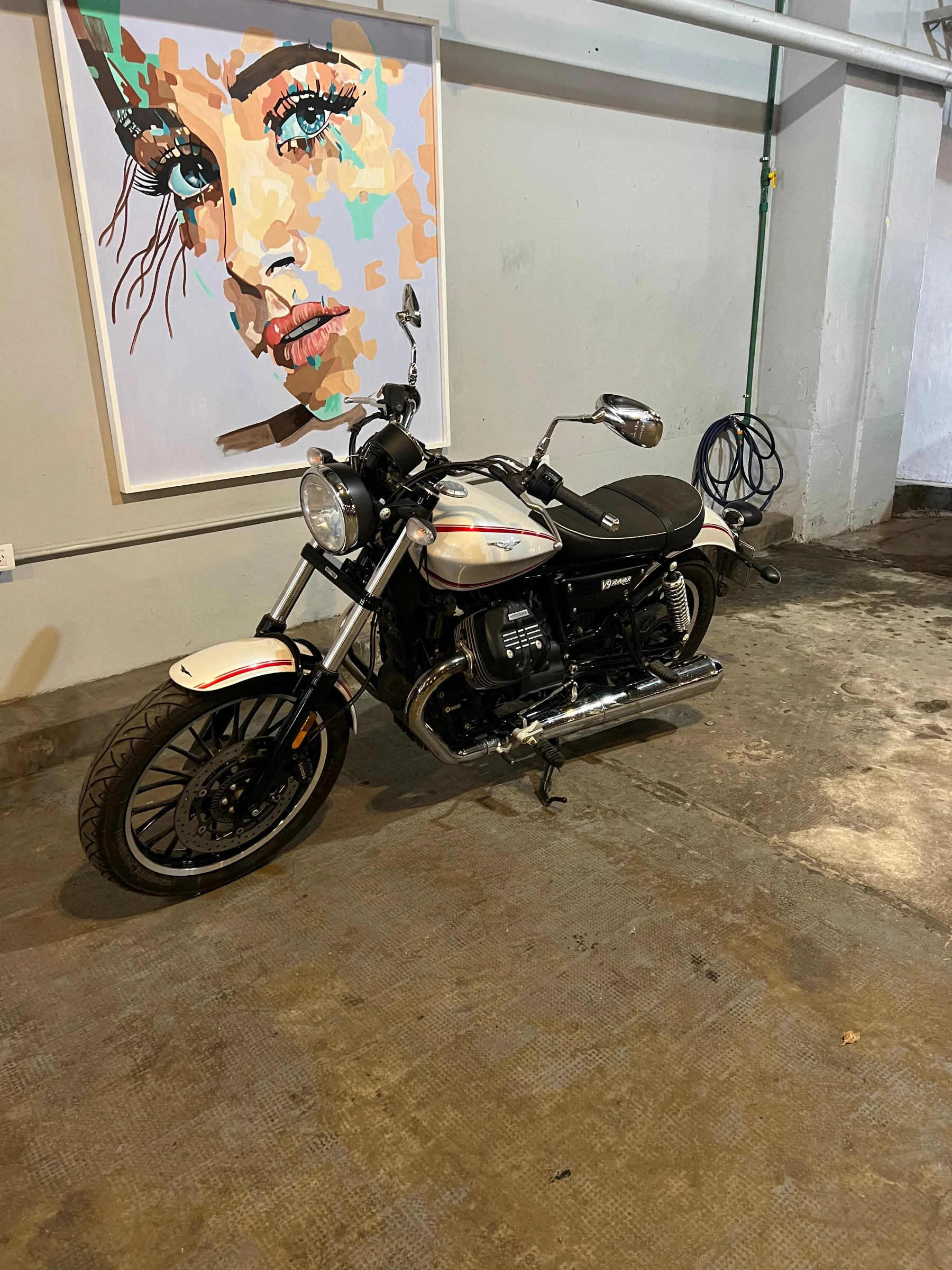 Moto Guzzi V 9 Roamer thumbnail 3