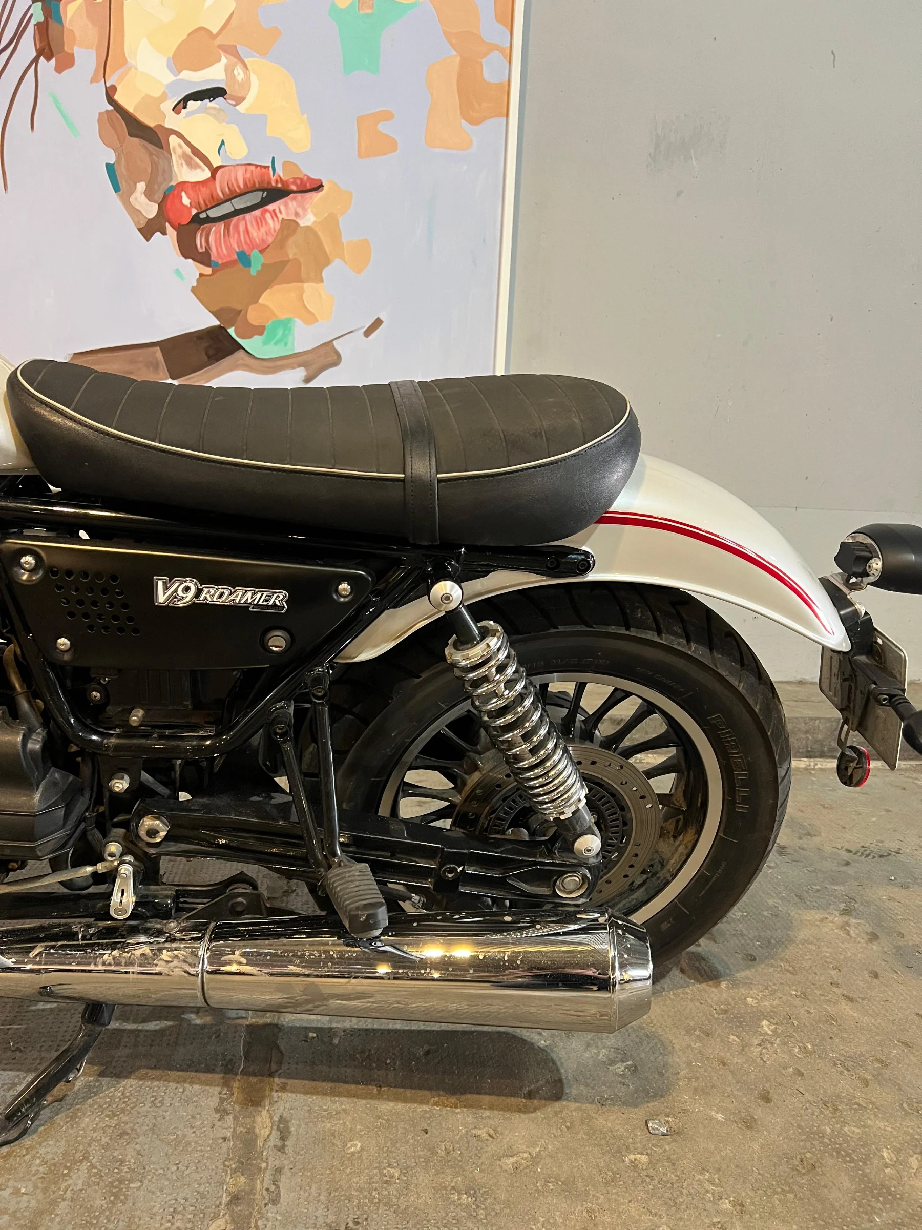 Moto Guzzi V 9 Roamer thumbnail 10